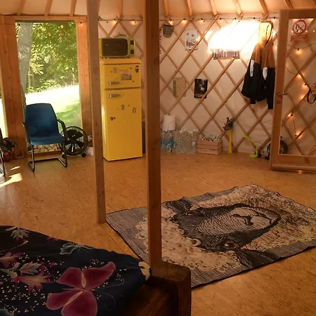 01 Jurta Seda U Stodoly Luxury tent Chotetice