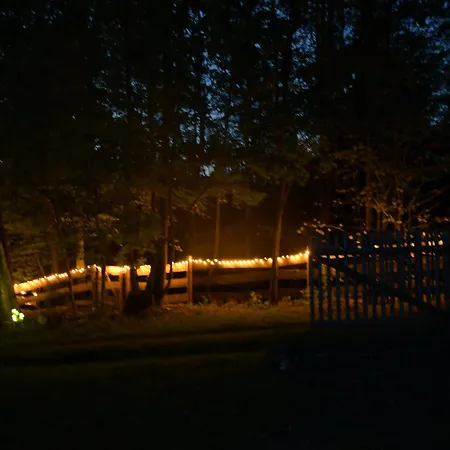 Luxury tent 01 Jurta Seda U Stodoly Chotetice