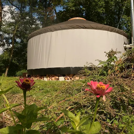 01 Jurta Seda U Stodoly Luxury tent *