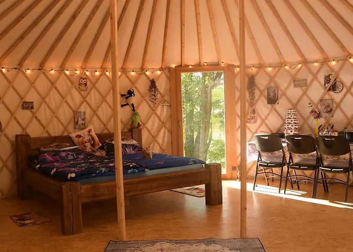 01 Jurta Seda U Stodoly