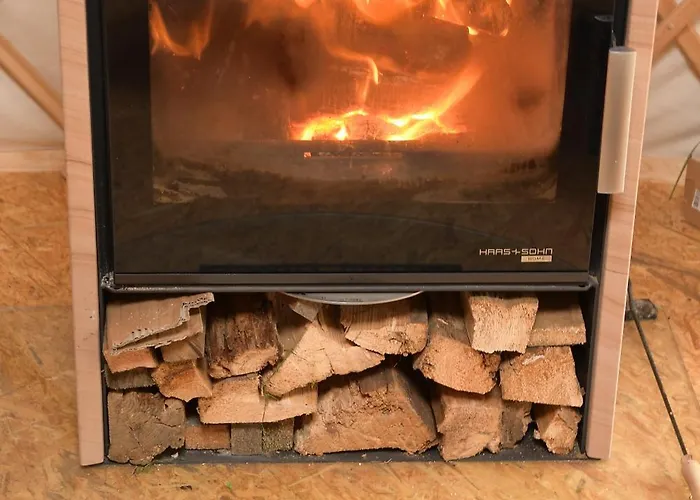 Luxury tent 01 Jurta Seda U Stodoly