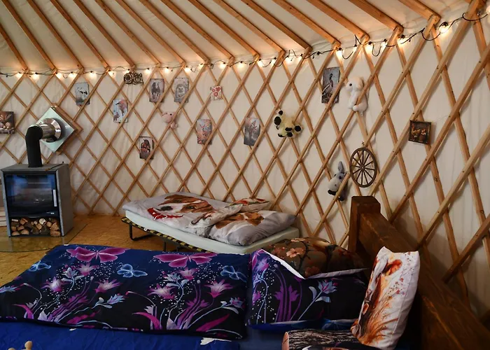 Luxury tent 01 Jurta Seda U Stodoly