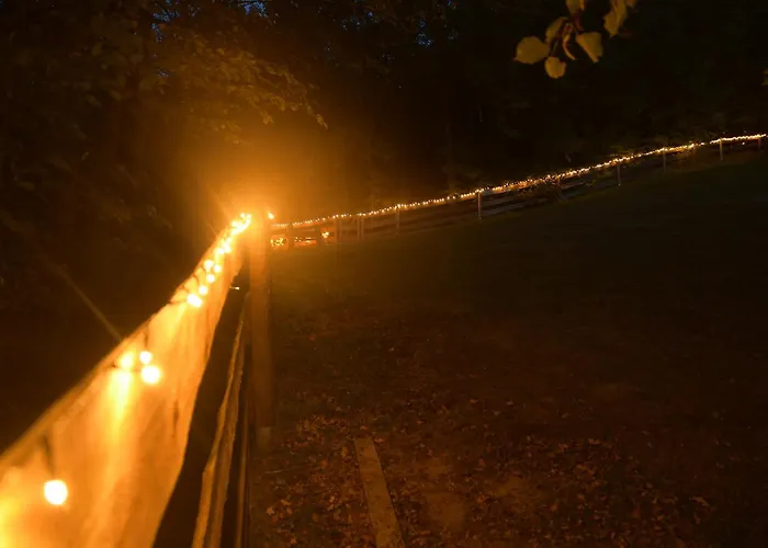 Luxury tent 01 Jurta Seda U Stodoly *