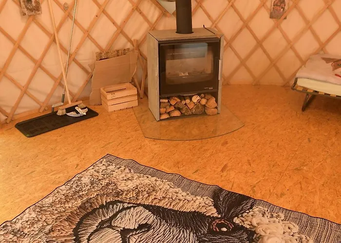 01 Jurta Seda U Stodoly Luxury tent *