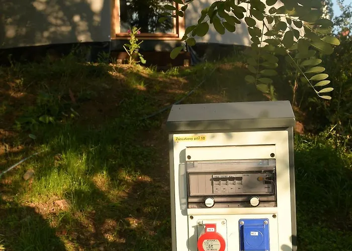 01 Jurta šedá U Stodoly Luxusní stan *