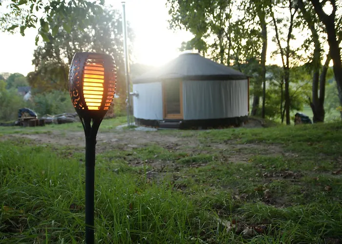 01 Jurta Seda U Stodoly * Chotetice