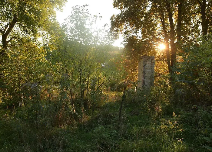 01 Jurta šedá U Stodoly Campo de lujo *