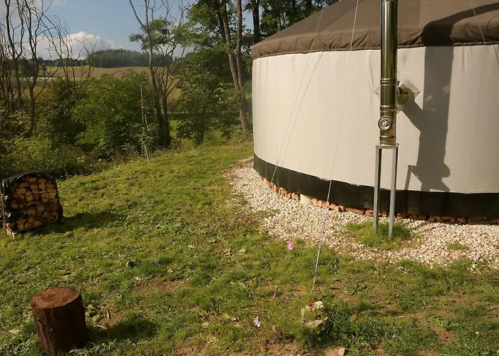 01 Jurta Seda U Stodoly