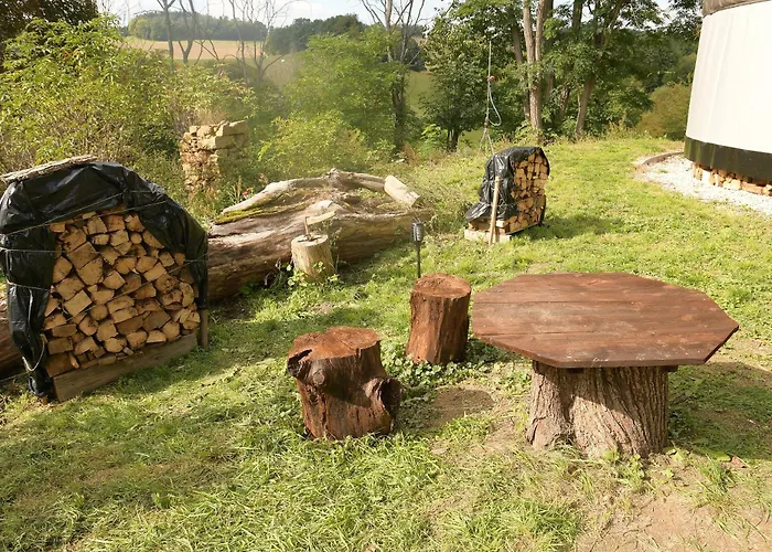 Campo de lujo 01 Jurta šedá U Stodoly Chotetice